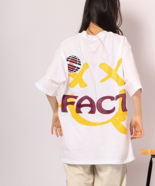 RE730(アールイーセブンサーティー)の「RE730 ビッグシルエットスマイルプリン半袖Tシャツ(Tシャツ/カットソー・メンズ・ホワイト/ブルー/ブルー系その他/ブラック系その他/グリーン/ライトグレー/ブラック・XL/M/L)」の10枚目の写真