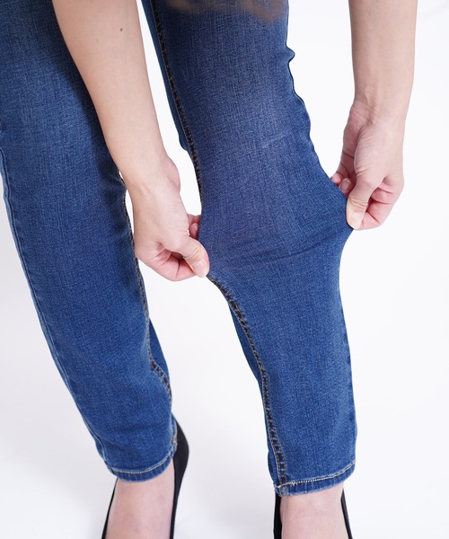 GIORDANO（ジョルダーノ）の「[GIORDANO] スーパーストレッチスリムテーパードデニムパンツ（デニムパンツ・レディース・インディゴブルー/ダークインディゴブルー・28inch/29inch/30inch/31inch）」の9枚目の写真