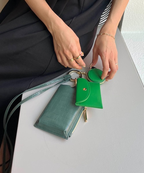 CAPRICIEUX LE'MAGE（カプリシューレマージュ）の「多機能スマホショルダー（ショルダーバッグ・レディース・ホワイト/ブラック/モカ/グリーン・FREE）」の4枚目の写真