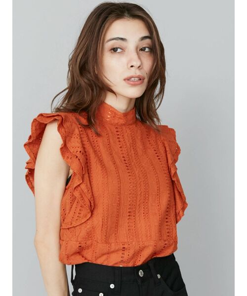 EVRIS（エヴリス）の「コットンレースラッフルノースリーブトップス（タンクトップ・レディース・ホワイト/ブラック/オレンジ・FREE）」の5枚目の写真