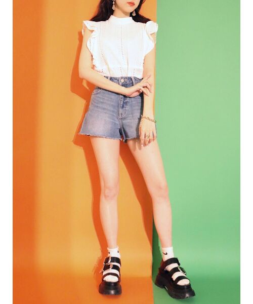 EVRIS（エヴリス）の「コットンレースラッフルノースリーブトップス（タンクトップ・レディース・ホワイト/ブラック/オレンジ・FREE）」の13枚目の写真