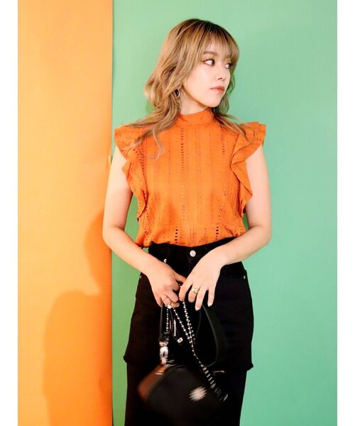 EVRIS（エヴリス）の「コットンレースラッフルノースリーブトップス（タンクトップ・レディース・ホワイト/ブラック/オレンジ・FREE）」の20枚目の写真