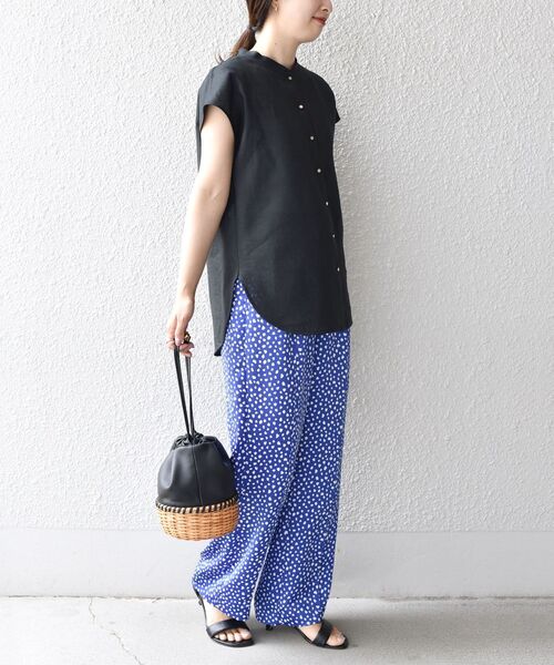 SHIPS(シップス)の「〈手洗い可能〉ハンマーサテンリボンプリントパンツ◆(その他パンツ・レディース・ブラック/ブルー・36/38)」の16枚目の写真