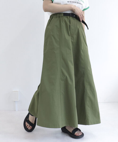 fredy repit（フレディレピ）の「ベルト付きナイロンロングスカート（スカート・レディース・カーキ/パープル/ブラック/ベージュ・38）」の3枚目の写真