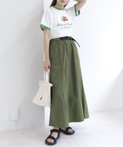 fredy repit（フレディレピ）の「ベルト付きナイロンロングスカート（スカート・レディース・カーキ/パープル/ブラック/ベージュ・38）」の5枚目の写真