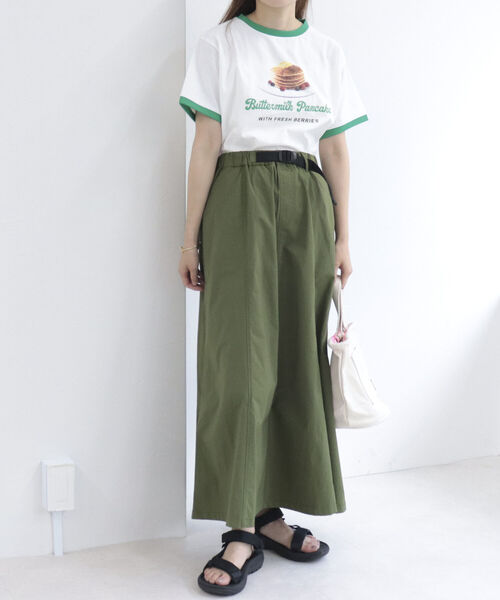 fredy repit（フレディレピ）の「ベルト付きナイロンロングスカート（スカート・レディース・カーキ/パープル/ブラック/ベージュ・38）」の6枚目の写真