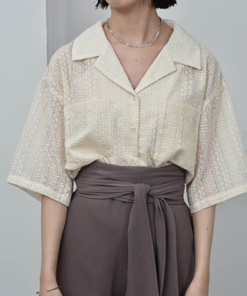 lawgy(ラウジー)の「pattern see through shirt(シャツ/ブラウス・レディース・ブラック/ベージュ/アイボリー・FREE)」の2枚目の写真