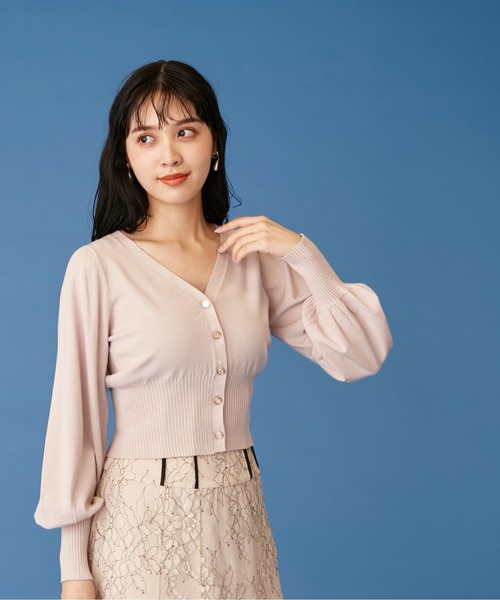 JILL by JILL STUART(ジルバイジルスチュアート)の「◇シルク混Vネックカーディガン(カーディガン/ボレロ・レディース・ブラック/ベージュ/パープル/ブルー/ブラウン・FREE)」の4枚目の写真