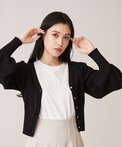 JILL by JILL STUART(ジルバイジルスチュアート)の「◇シルク混Vネックカーディガン(カーディガン/ボレロ・レディース・ブラック/ベージュ/パープル/ブルー/ブラウン・FREE)」の2枚目の写真