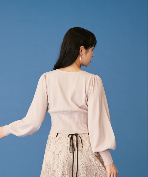JILL by JILL STUART(ジルバイジルスチュアート)の「◇シルク混Vネックカーディガン(カーディガン/ボレロ・レディース・ブラック/ベージュ/パープル/ブルー/ブラウン・FREE)」の6枚目の写真