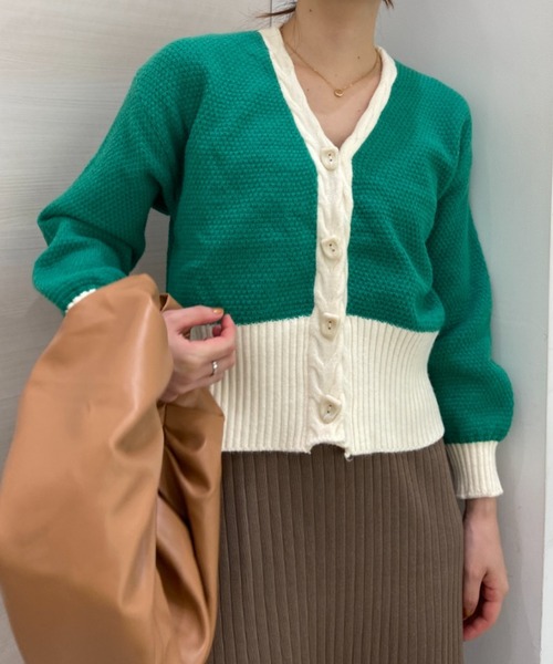 solleim(ソルレム)の「バイカラークロップドニットカーディガン(カーディガン/ボレロ・レディース・ブラック/グリーン・M)」の9枚目の写真