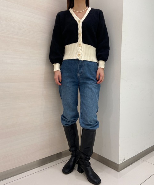 solleim(ソルレム)の「バイカラークロップドニットカーディガン(カーディガン/ボレロ・レディース・ブラック/グリーン・M)」の6枚目の写真