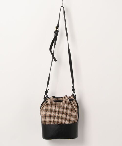 flower(フラワー)の「クラシカルチェックバッグ(ショルダーバッグ・レディース・ブラック・FREE)」の2枚目の写真