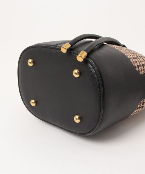 flower(フラワー)の「クラシカルチェックバッグ(ショルダーバッグ・レディース・ブラック・FREE)」の3枚目の写真