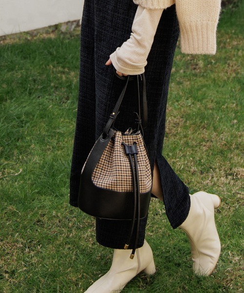 flower(フラワー)の「クラシカルチェックバッグ(ショルダーバッグ・レディース・ブラック・FREE)」の12枚目の写真