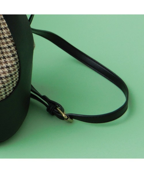 flower(フラワー)の「クラシカルチェックバッグ(ショルダーバッグ・レディース・ブラック・FREE)」の16枚目の写真