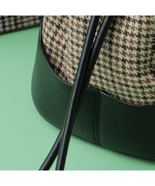 flower(フラワー)の「クラシカルチェックバッグ(ショルダーバッグ・レディース・ブラック・FREE)」の18枚目の写真