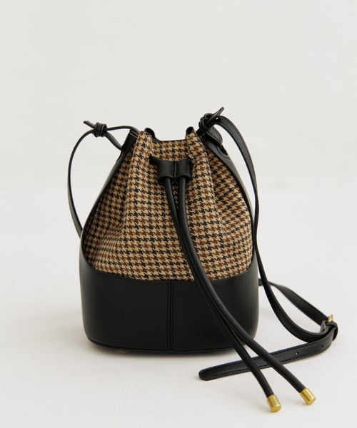 flower(フラワー)の「クラシカルチェックバッグ(ショルダーバッグ・レディース・ブラック・FREE)」の7枚目の写真