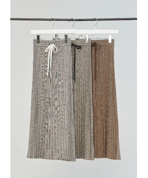 N WITH.(エヌウィズ)の「チェック柄プリーツマキシスカート(スカート・レディース・カーキブラウン/ブルー・MEDIUM)」の15枚目の写真