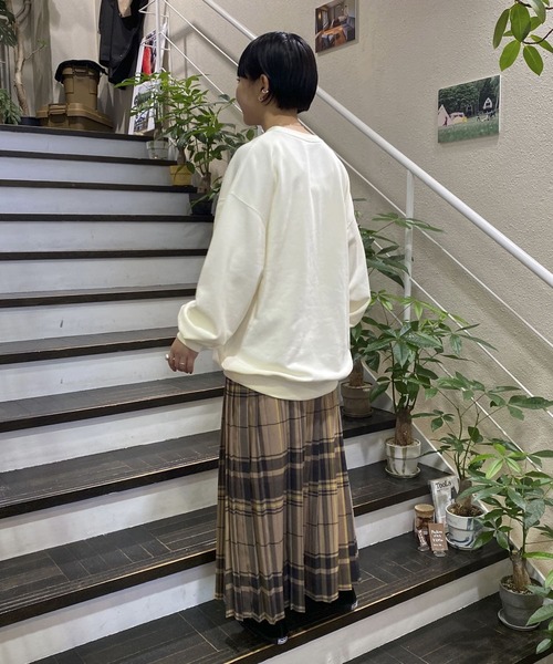 Couleur Meler（クルールメリー）の「Couleur Meler オクユウカ　オーバーサイズロゴスウェット（スウェット・レディース・アイボリー/グレー系その他・FREE）」の6枚目の写真