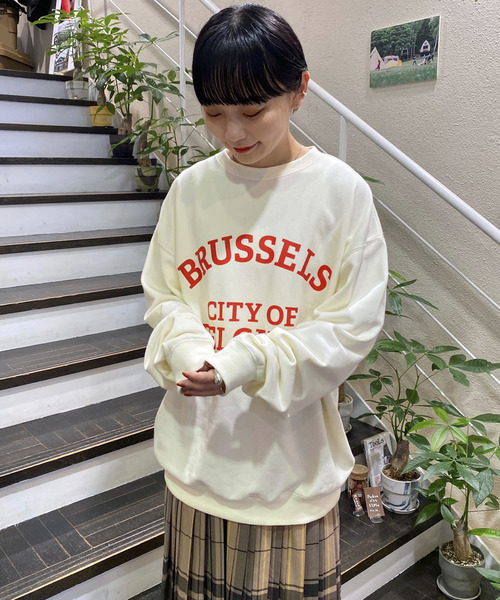 Couleur Meler（クルールメリー）の「Couleur Meler オクユウカ　オーバーサイズロゴスウェット（スウェット・レディース・アイボリー/グレー系その他・FREE）」の5枚目の写真