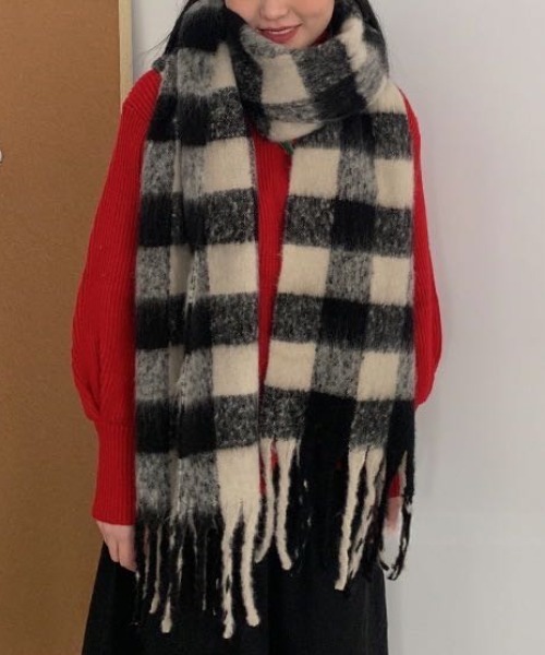 Vipoa（ヴィポア）の「ブロックチェックボリューミーマフラー（マフラー・レディース・ブラック/ピンク/ブルー・FREE）」の16枚目の写真