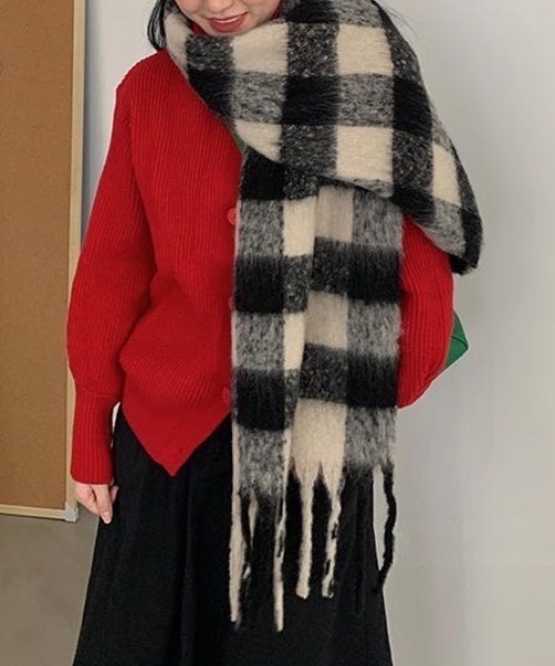 Vipoa（ヴィポア）の「ブロックチェックボリューミーマフラー（マフラー・レディース・ブラック/ピンク/ブルー・FREE）」の20枚目の写真