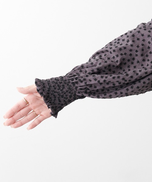 PUAL CE CIN(ピュアルセシン)の「小花刺繍ブラウス(シャツ/ブラウス・レディース・ベージュ/チャコールグレー・FREE)」の16枚目の写真