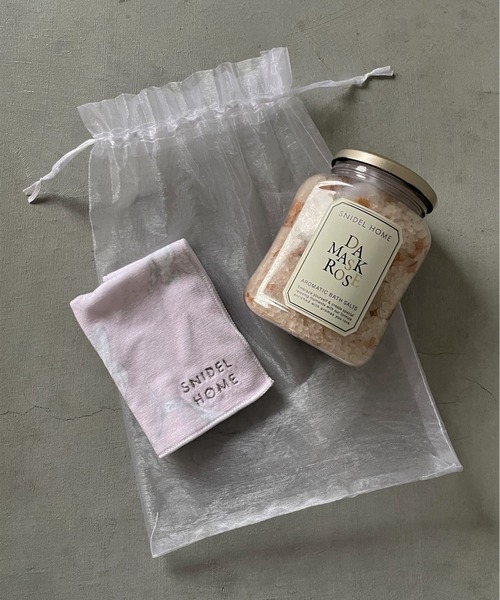 SNIDEL HOME（スナイデルホーム）の「【Xmasセット】バスソルト＆ハンドタオル（入浴剤・バスケア・レディース・ホワイト/ピンク・FREE）」の7枚目の写真