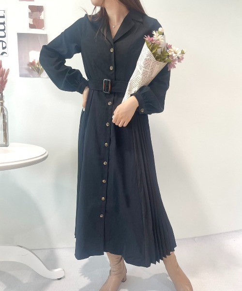 CECIL McBEE(セシルマクビー)の「サイドプリーツ開襟ワンピース(ワンピース・レディース・ブラック/ピンク/モカ/カーキ・MEDIUM)」の2枚目の写真