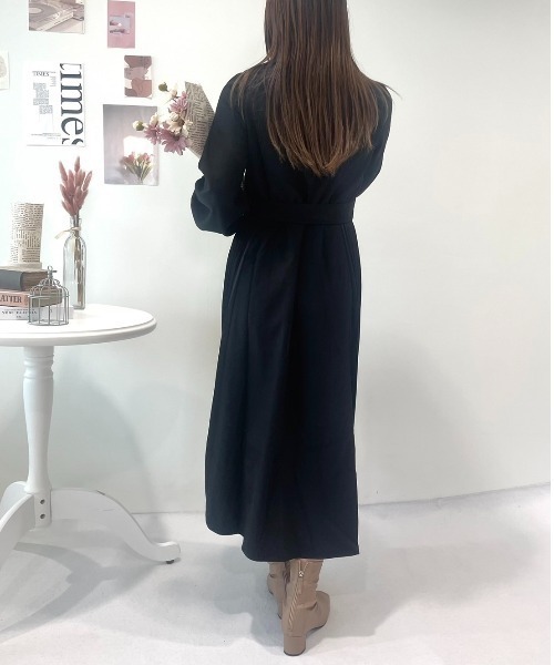 CECIL McBEE(セシルマクビー)の「サイドプリーツ開襟ワンピース(ワンピース・レディース・ブラック/ピンク/モカ/カーキ・MEDIUM)」の8枚目の写真