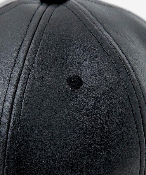 LiNoH(リノー)の「SYNTHETIC LEATHER 6PANEL CAP/シンセティックレザー6パネルキャップ(キャップ・メンズ・ブラック・FREE)」の4枚目の写真