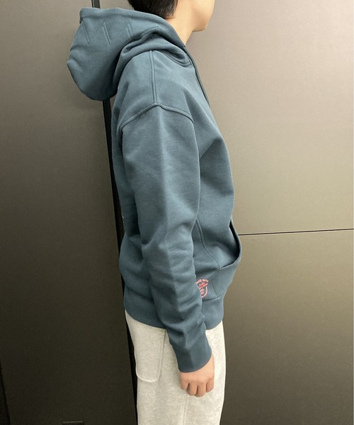 SCOTCH&SODA（スコッチアンドソーダ）の「バックプリントフーディーパーカー【169194】（パーカー・メンズ・ダークグリーン・MEDIUM/LARGE/SMALL）」の3枚目の写真