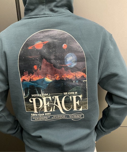 SCOTCH&SODA（スコッチアンドソーダ）の「バックプリントフーディーパーカー【169194】（パーカー・メンズ・ダークグリーン・MEDIUM/LARGE/SMALL）」の7枚目の写真