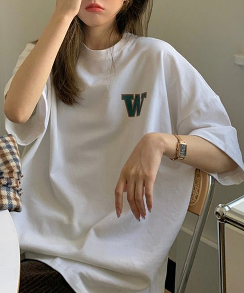 Chaco closet(チャコ クローゼット)の「オーバーサイズエンブレムバックプリントTシャツ(Tシャツ/カットソー・レディース・グレー/ホワイト/ピンク・FREE)」の1枚目の写真