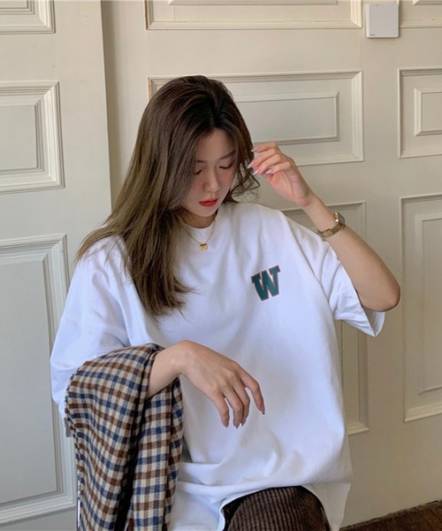 Chaco closet(チャコ クローゼット)の「オーバーサイズエンブレムバックプリントTシャツ(Tシャツ/カットソー・レディース・グレー/ホワイト/ピンク・FREE)」の6枚目の写真
