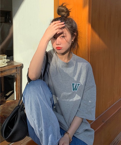 Chaco closet(チャコ クローゼット)の「オーバーサイズエンブレムバックプリントTシャツ(Tシャツ/カットソー・レディース・グレー/ホワイト/ピンク・FREE)」の17枚目の写真