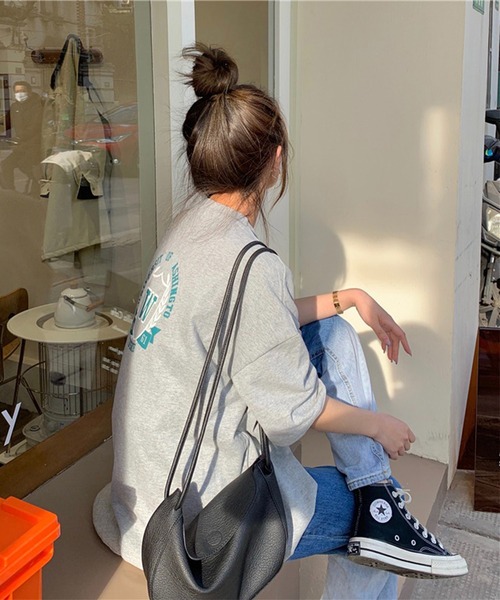 Chaco closet(チャコ クローゼット)の「オーバーサイズエンブレムバックプリントTシャツ(Tシャツ/カットソー・レディース・グレー/ホワイト/ピンク・FREE)」の18枚目の写真