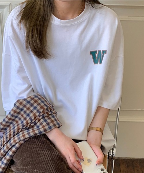 Chaco closet(チャコ クローゼット)の「オーバーサイズエンブレムバックプリントTシャツ(Tシャツ/カットソー・レディース・グレー/ホワイト/ピンク・FREE)」の4枚目の写真