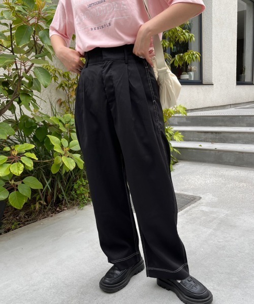 nemne store（ネンネストア）の「【低身長用サイズあり】配色ステッチ / タック入りスラックス（スラックス・レディース・アイボリー/ブラック・MEDIUM/SMALL）」の2枚目の写真