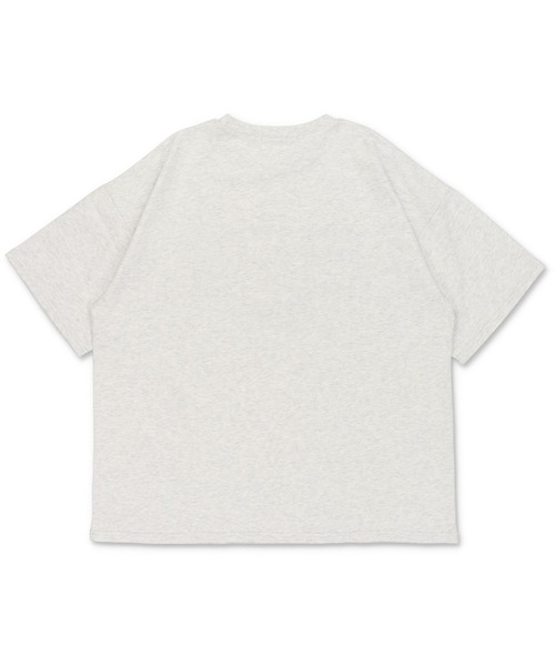 SPINNS（スピンズ）の「【ゆったりシルエット】OMGカレッジロゴ刺繍デザイン 半袖ビッグTシャツ（Tシャツ/カットソー・レディース・ネイビー/ピンク/オフホワイト/ブラック/オートミール・ONESIZE）」の6枚目の写真