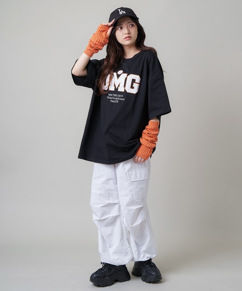 最旬ダウン SPINNS（スピンズ）の「【ゆったりシルエット】OMGカレッジロゴ トップス