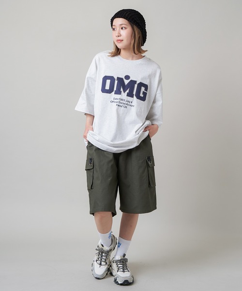 SPINNS（スピンズ）の「【ゆったりシルエット】OMGカレッジロゴ刺繍デザイン 半袖ビッグTシャツ（Tシャツ/カットソー・レディース・ネイビー/ピンク/オフホワイト/ブラック/オートミール・ONESIZE）」の13枚目の写真