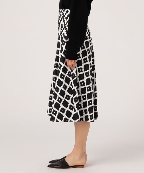 Max Mara（マックスマーラ）の「■展開不可　MaxMara ジオメトリックプリント フレアスカート（スカート・レディース・ブラック系その他・38）」の9枚目の写真