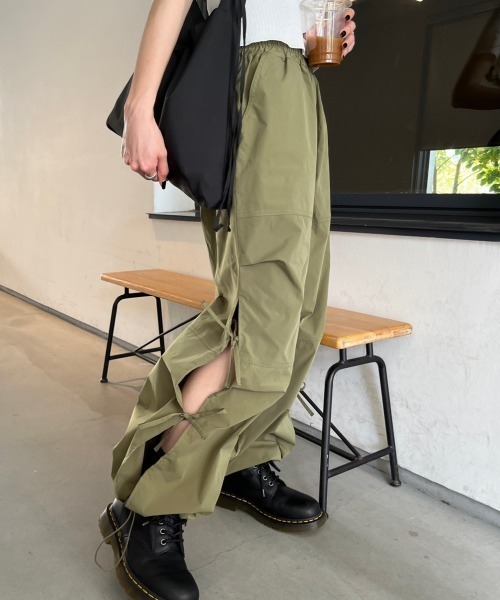 nemne store(ネンネストア)の「【低身長用サイズあり】サイドリボンスノーパンツ(カーゴパンツ・レディース・カーキ/アイボリー/ブルー/ブラック/ピンク/グレイッシュベージュ/グレー/ブラック系その他/ホワイト系/ライトブルー/ブラック系/ライトパープル/ピンク系/ライトグリーン・SMALL/MEDIUM)」の9枚目の写真