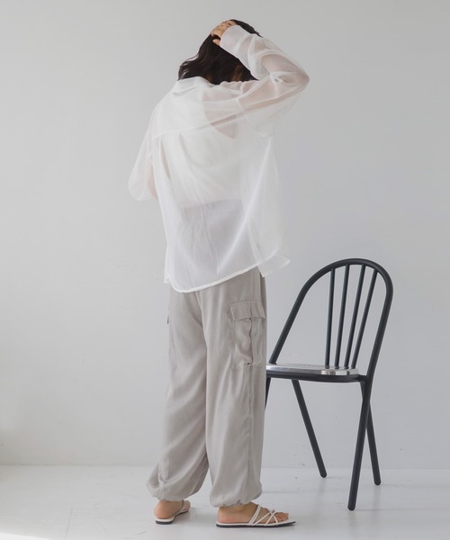 hellam(へラム)の「サテンカーゴパンツ(カーゴパンツ・レディース・アイボリー/ネイビー/グレイッシュベージュ/ブラック・FREE)」の14枚目の写真