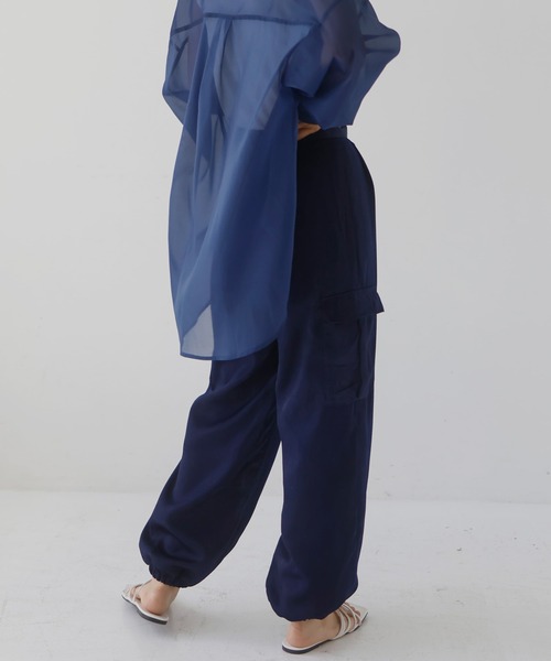 hellam(へラム)の「サテンカーゴパンツ(カーゴパンツ・レディース・アイボリー/ネイビー/グレイッシュベージュ/ブラック・FREE)」の16枚目の写真