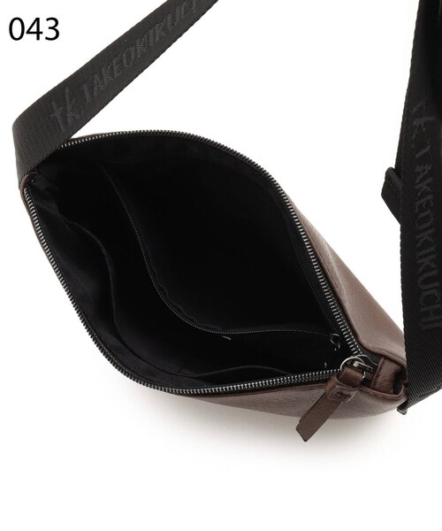 tk.TAKEO KIKUCHI(ティーケータケオキクチ)の「レザー調サコッシュバッグ(ショルダーバッグ・メンズ・ブラック/ブラック系5/ブラック系1/ブラック系/ダークグリーン系/ネイビー/ダークブラウン/ベージュ/ブラック系2・00)」の14枚目の写真