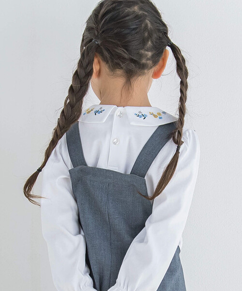 BeBe(ベベ)の「フラワー刺繍丸襟スムースブラウス(90~150cm)(シャツ/ブラウス・キッズ・ブルー/オフホワイト・120cm/100cm/150cm/130cm/140cm/110cm/90cm)」の5枚目の写真