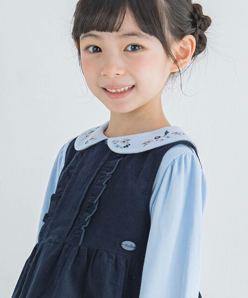 BeBe(ベベ)の「フラワー刺繍丸襟スムースブラウス(90~150cm)(シャツ/ブラウス・キッズ・ブルー/オフホワイト・120cm/100cm/150cm/130cm/140cm/110cm/90cm)」の7枚目の写真